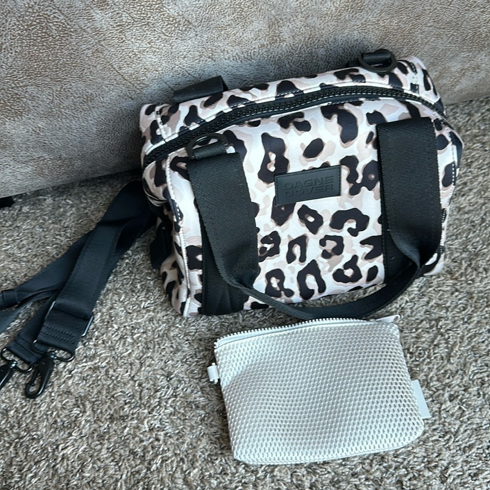 LIKE NEW RARE Dagne Dover Landon Carryall